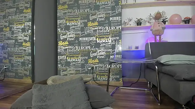 Chatroom XXX en direct de DemmiLove