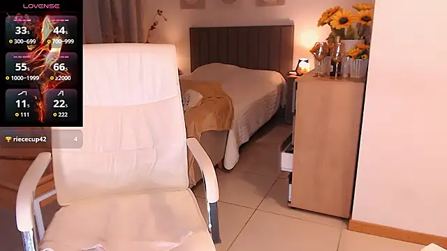 Tilly_Eliot Chat XXX in diretta