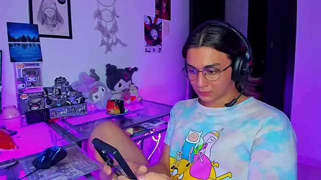 Pokazy przed kamerką – KeitaMoon