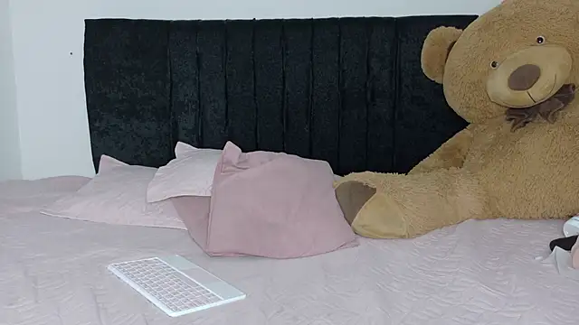 Chat +18 de Natashaparker__ ao vivo