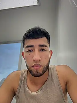 Chat +18 de liam_bronw ao vivo