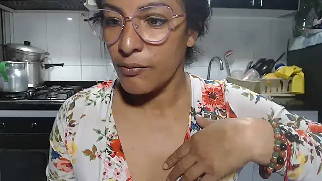 kateleyagrey élő XXX-chatje