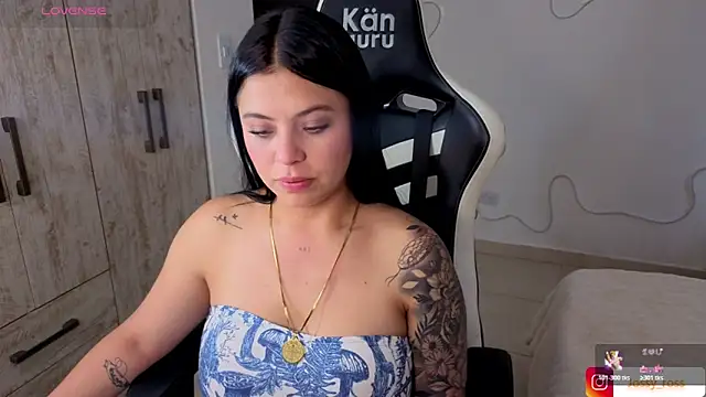 XXX chat uživo modela Victoryyy_