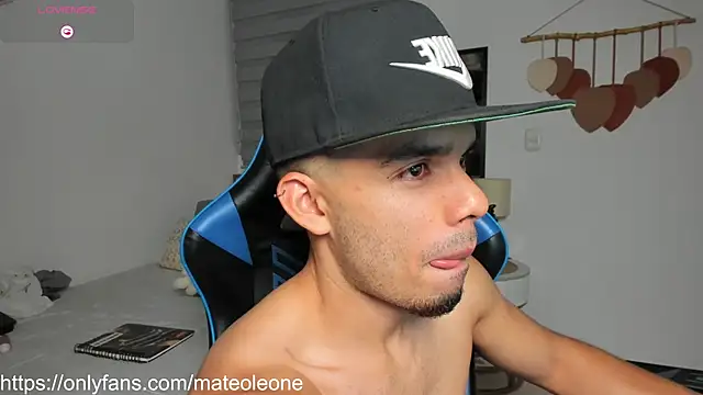 mateoleonee 웹캠 쇼