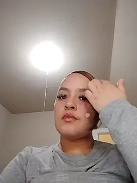 sweetandspicyyy's Webcam Show