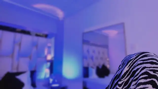 XXX chat uživo modela revenmiller_