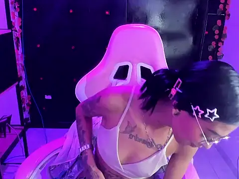 Czat XXX na żywo – KarlaSlutSkinny__