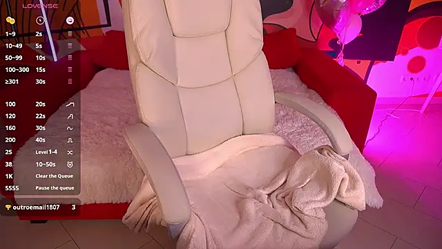 EviLune Adlı Modelin Canlı XXX Sohbeti