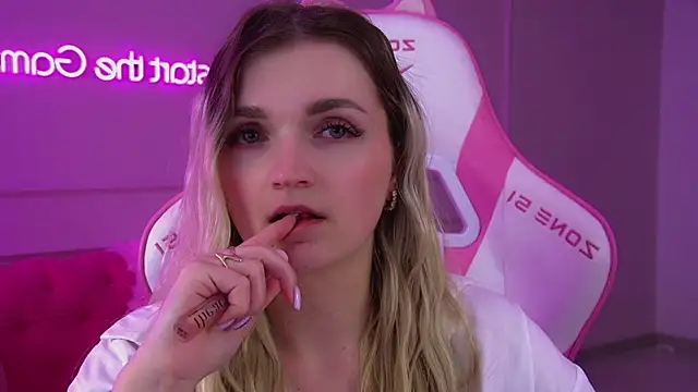 AnnyRaiiのウェブカメラショー