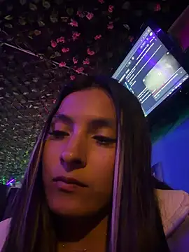 Cami_Leon2: онлайн-секс-чат