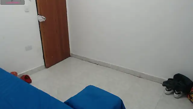 Laura_fox1のライブXXXチャット