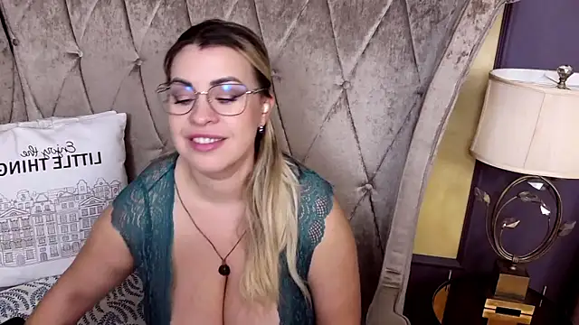 BustyGizelleのライブXXXチャット