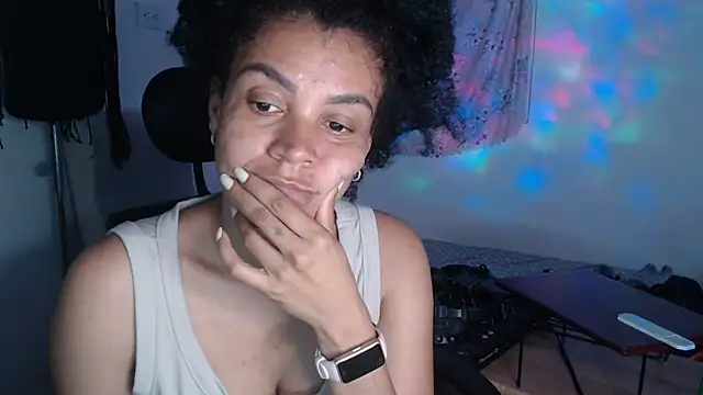 Chat +18 de shayna_cute ao vivo