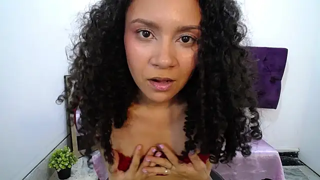 Chat +18 de Little18Doll ao vivo