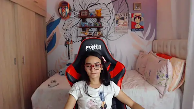 Chat +18 de LinzyBaner ao vivo