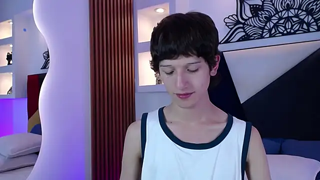 Emo_Boy_ Show Webcam