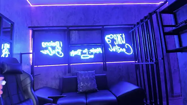 ValeriabigassのライブXXXチャット