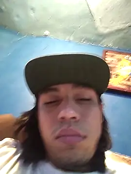 Czat XXX na żywo – AlexAlejandro13