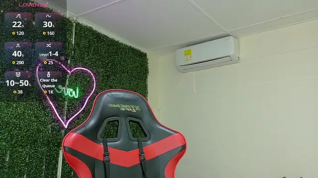 emy_0のライブXXXチャット