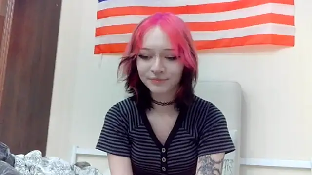 Shine_Luna Chat XXX in diretta