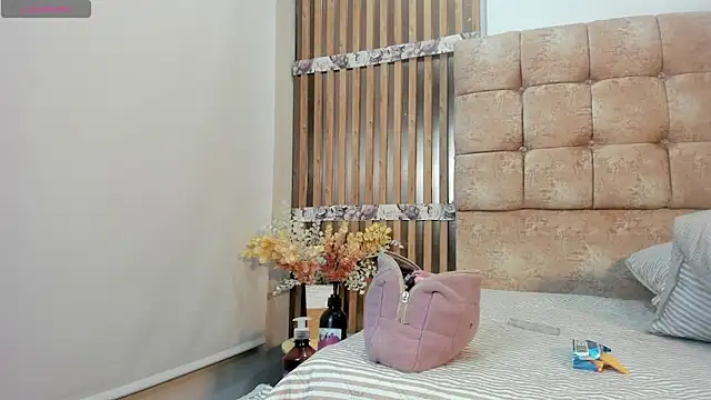 Miss-Sunny: онлайн-секс-чат