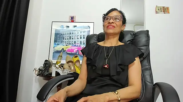 Pertunjukan Kamera Web Aries_Mature