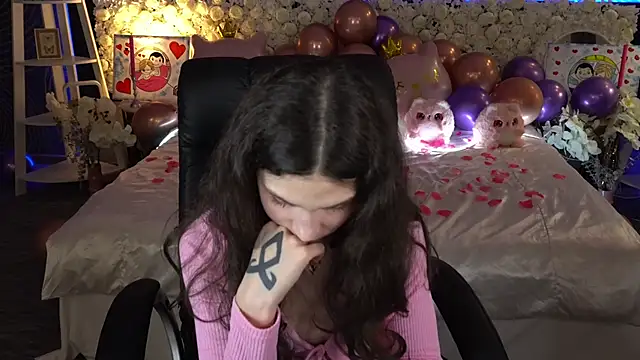 BabyFlowerr: онлайн-секс-чат