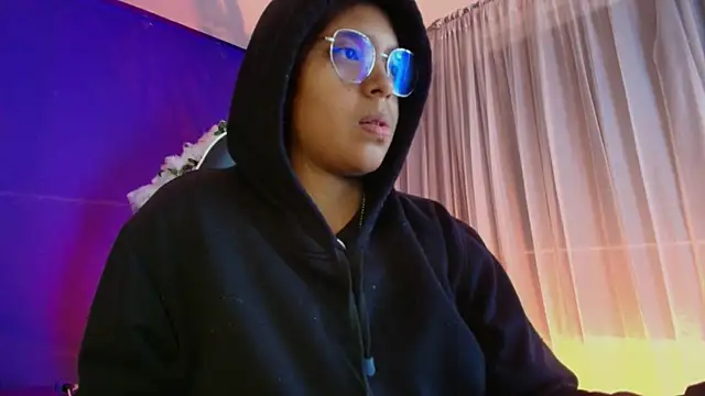 Chat XXX en directo de Emmapark_