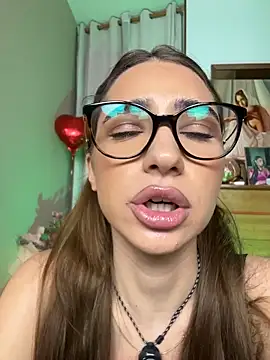 ItalianGirl Adlı Modelin Canlı XXX Sohbeti