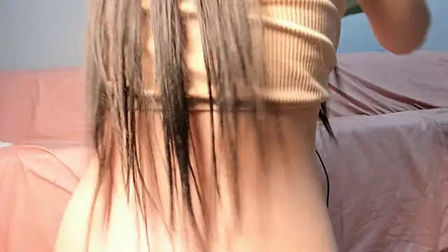 emy_lovee's Live XXX Chat