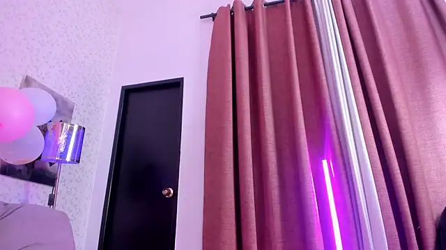 Helenn_monroy1 Adlı Modelin Canlı XXX Sohbeti