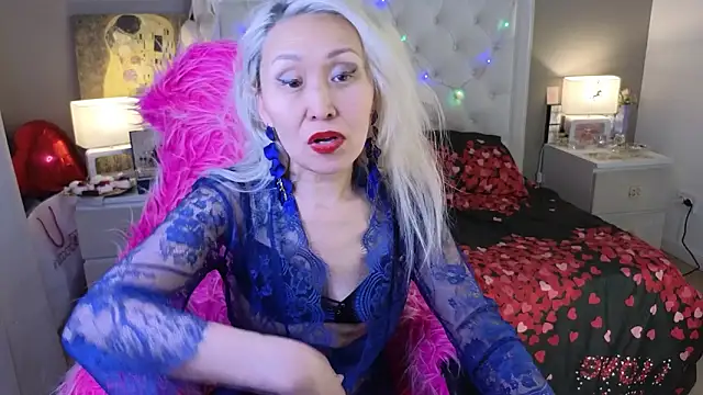 RoxalanaStar – Naživo XXX chat