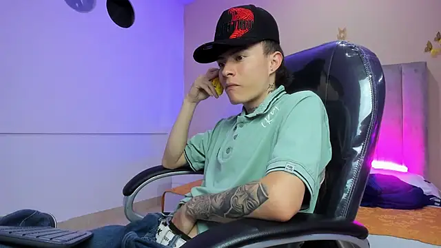 Онлайн чат XXX Nascary_Fox