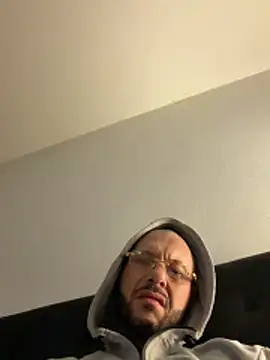 Show modela Guitccch na web-kameri