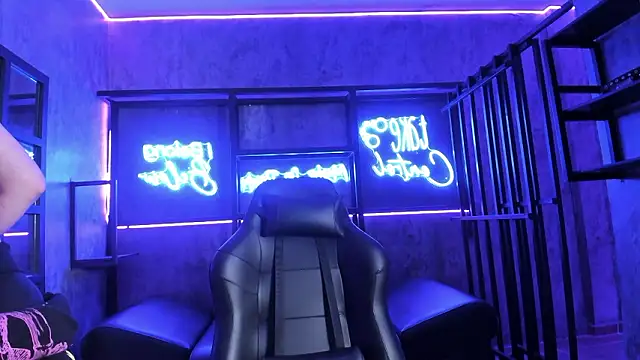 Chat +18 de Valeriabigass ao vivo