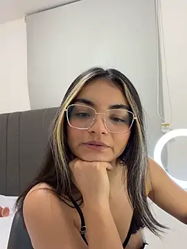 Cat2525: διαδικτυακό σόου στην κάμερα