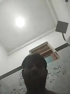 Chatroom XXX en direct de Chathutharu