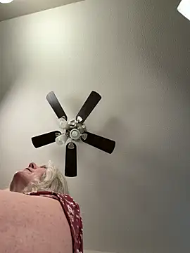 Show modela Kaitlyn_Winters na web-kameri