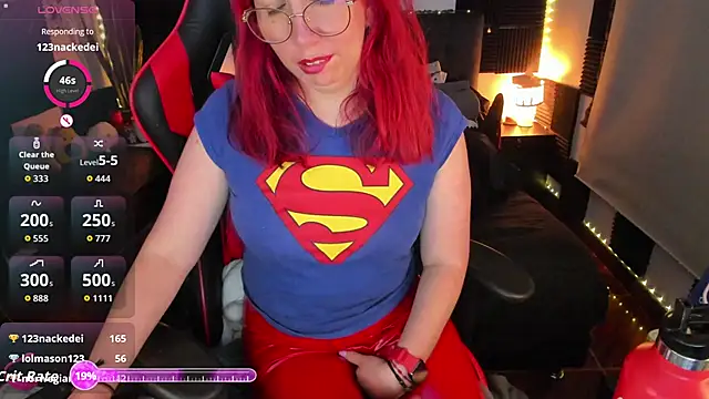 Ursula_fire élő XXX-chatje