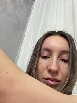 Chat +18 de viviandaimond1 ao vivo