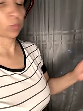 Mrsvictoriaaa élő XXX-chatje