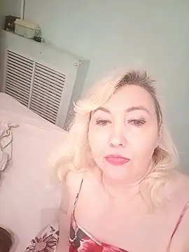 LadyKriss Adlı Modelin Canlı XXX Sohbeti