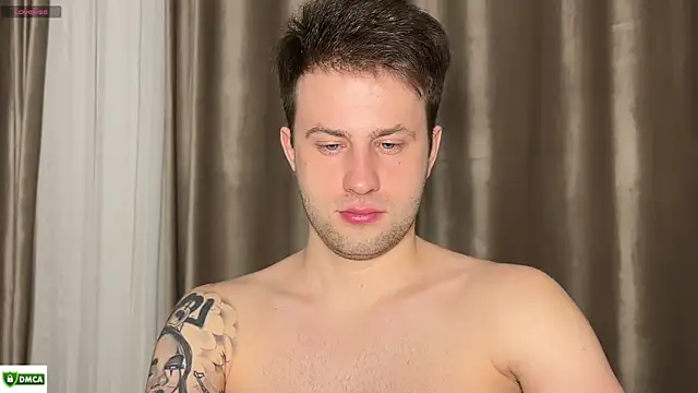 dominantrodri Adlı Modelin Canlı XXX Sohbeti