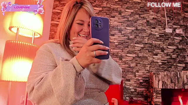 Elise-LeytonのライブXXXチャット