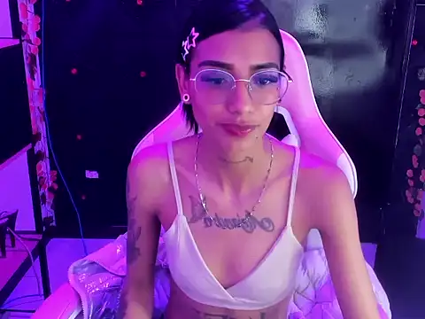 KarlaSlutSkinny__ Live XXX-chat