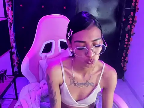 KarlaSlutSkinny__ – Naživo XXX chat