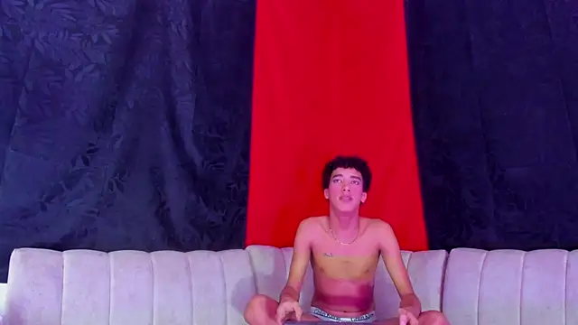 Pleasure_boys_hot 网络视讯表演