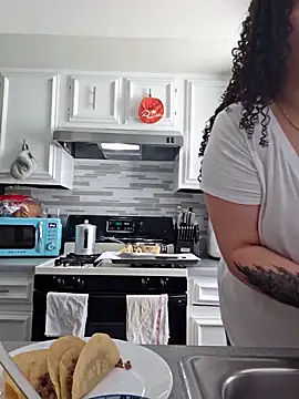 Živý XXX chat honeeyyy_pot