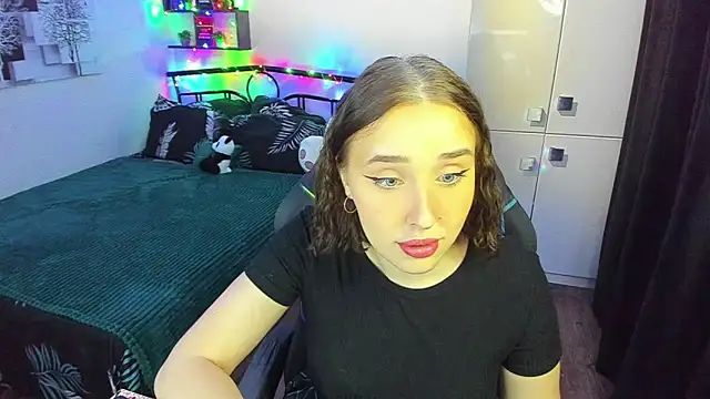 دردشة CrazyBitchInLace الجنسية المباشرة