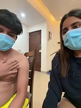 youngcoupleloveroseのライブXXXチャット